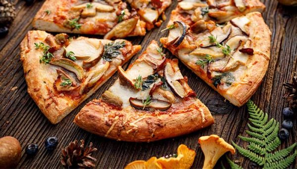 پیتزا با بهترین قارچ های خوراکی